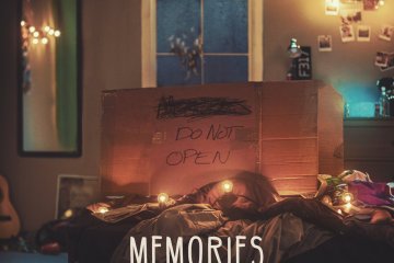 The Chainsmokers, Memories...Do Not Open [📷: Columbia]